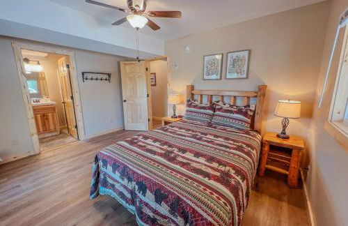 The Lodge at Hocking Hills - 2 Hot Tubs - 6 acres - Lake access - Photo 14