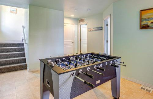 Walk to Shore Home with Deck in Rockaway Beach! - Foto 4