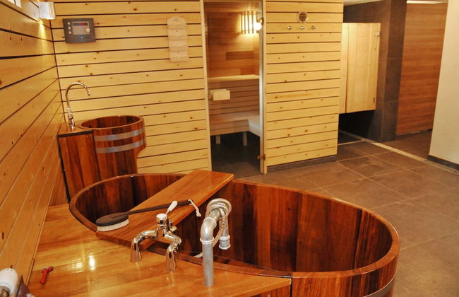 Traditional Chalet with Sauna, Spa Tub, & Relaxation Space near La Roche - Photo 11