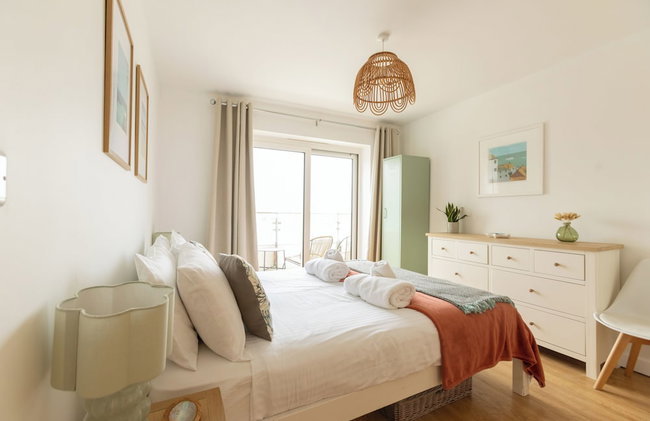 The Beach House & Porth Sands Apartments - Photo 43