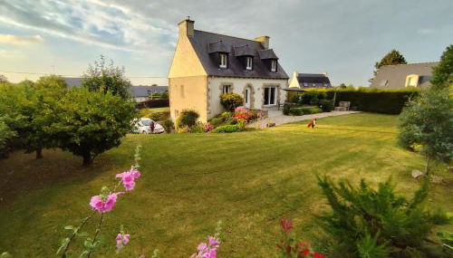 La clé des falaises Meublé de tourisme 3 étoiles avec petite vue mer et au bord du GR 34 - Foto 2, Garden, Garden view