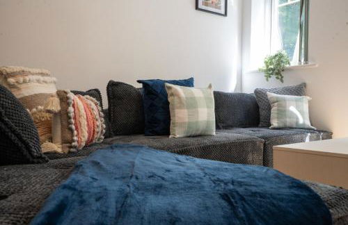 Emirates House, Luxe 5 Bed, with King sized Beds, next to Aiport & NEC, JLR 5 mins - Foto 29