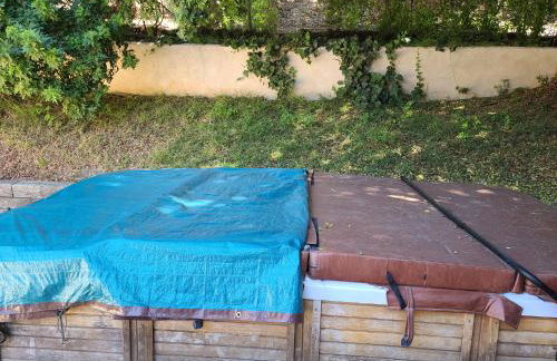 Westside Retreat w Yard, Grill, Hot Tub, Near Sofi Stadium, LAX, and the Beach - Foto 44