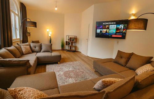 YFB-170m2 Apartment für bis zu 15, modern, 1min zu UBahn, Ruhige Lage, Parkplätze, WIFI, Netflix, Kindergerecht - Foto 1