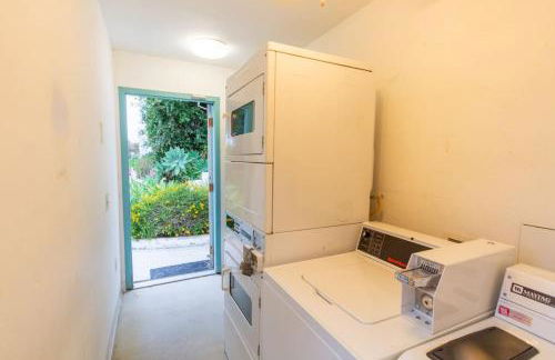 Cute Old Town Cottage near Downtown Beaches - Foto 25