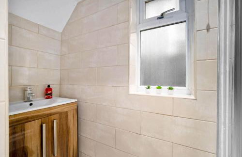 Harborne House, Perfect for Contractors & Families, sleeps 8 - Photo 15