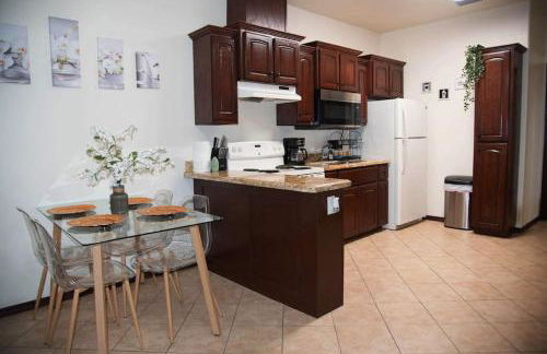 3BD 2BT Town Suite Minutes Away Medical Center - Foto 2