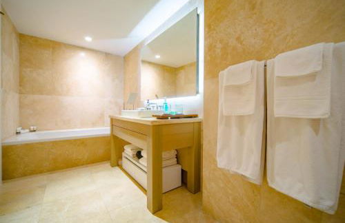 1 Hotel 1 Bedroom 1 and Half Bathroom Beachfront Residence With Balcony - Foto 26