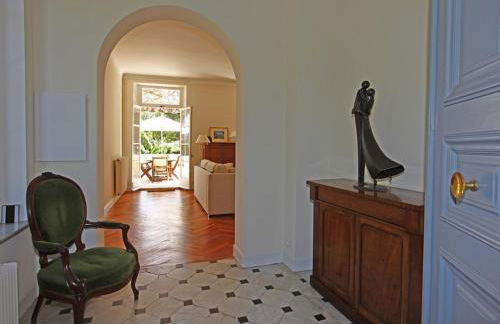 PALMERAIE - Magnifique appartement d'époque avec Vue Mer 4 personnes avec terrasse Le Port Nice - Photo 23