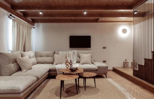 Villa Frontale - Restored Villa with Pool Perfect for 6 Nestled Next to a Traditional Olive Mill and Local Farms Offering Authentic Hospitality and Organic Delights By Villa Mana Gers - Foto 3