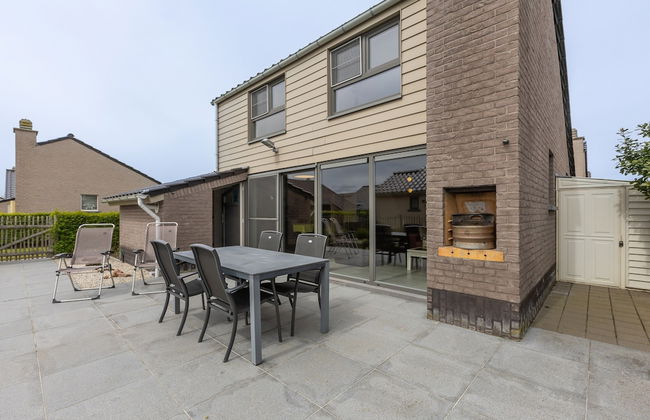 Holiday Home Within Walking Distance of the sea - Foto 1