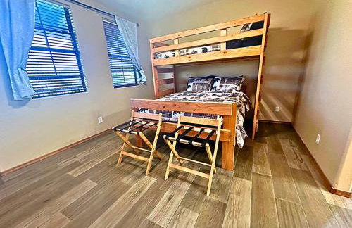 Forest edge, wild mustangs nearby, balcony views By Vacation Your Way - Foto 16