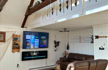 Cozy Indian Lake Chalet on Golf Course with Arcade/Gameroom - Foto 36