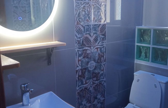 Agios Georgios - 2 Beds - Sleeps 5 - Free Parking - Foto 21