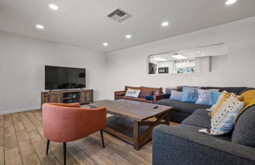 Luxe 4BR 2BTH l Pool & Grill l Central Location l Mountain View l Family Vacation l RV Site - Foto 7