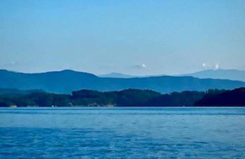 Smoke Rise Barn · Great Lake Front, Large Dock, 4bdrm, Pool Table - Foto 49