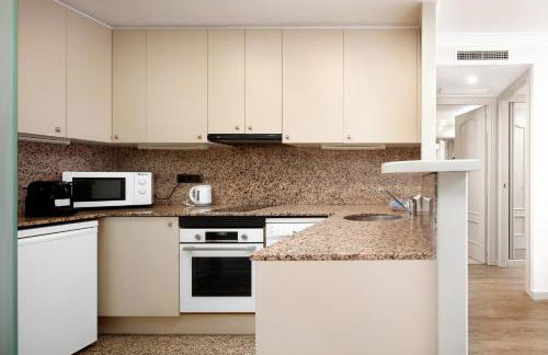 Apartaments-Hotel Hispanos 7 Suiza - Photo 8