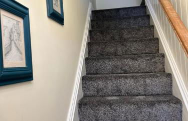 The Buxton Retreat A Luxurious 3-Storey Townhouse with Four Poster Bed and Double Jacuzzi Bath" - Photo 23