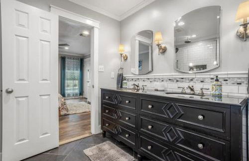 Luxury Bayou Experience with Pool and Outdoor Kitchen - Foto 20