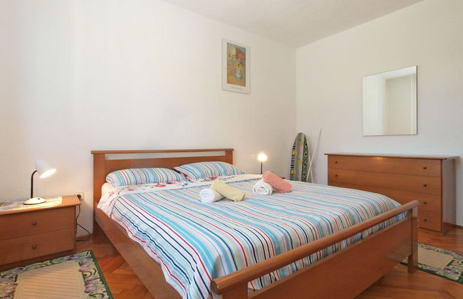 Apartment 1079 - Photo 2