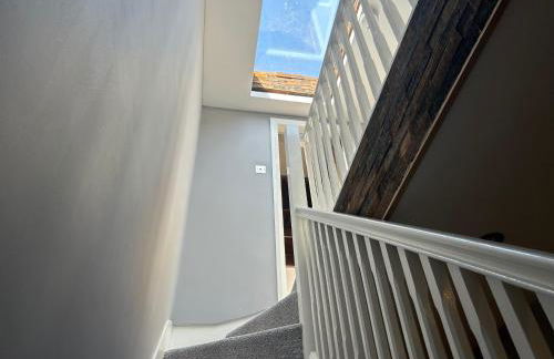 Entire Seaside Home 6 Private BedRooms Sleeps 10,4 Minute Walk To Station - Foto 44