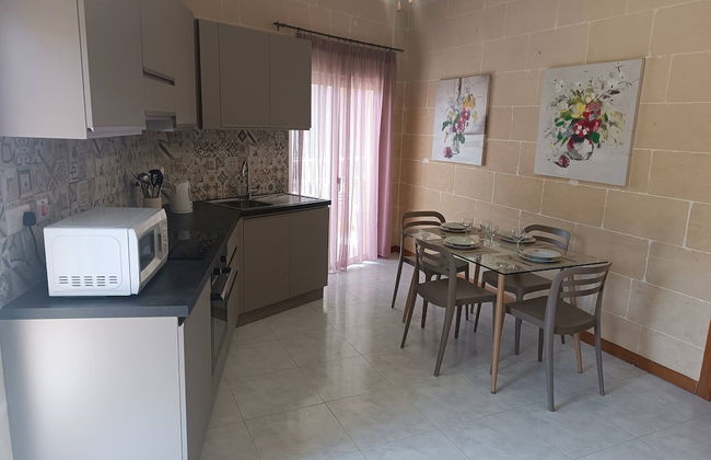 Sea and Country View 1st Floor Apartment - Foto 13