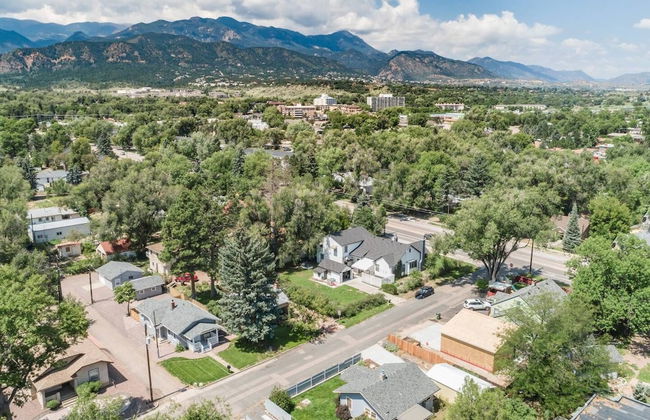 Couple's Mountain Getaway Close to Everything! - Foto 45