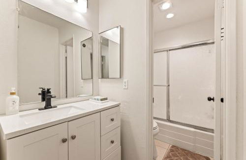 Elegant Luxe Hampton inspo Retreat in Glendale, CA - Foto 10