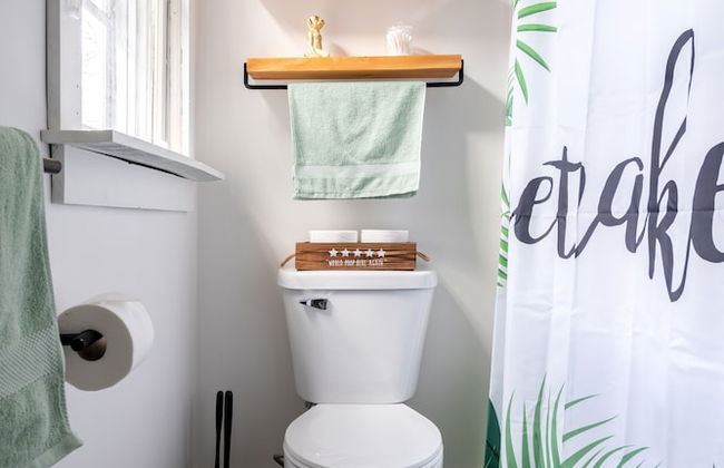 NEW Luxe Pet Friendly Free Parking Downtown - Foto 32