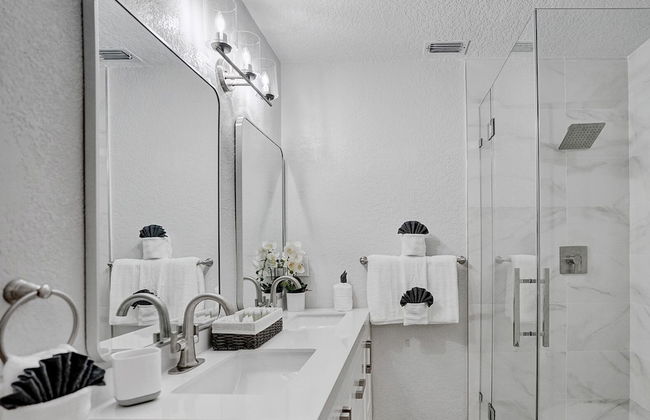 Modern Chic 7-BR with Pool & Gameroom - Foto 34