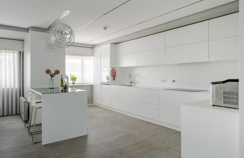 River Town View - Luxury Apartment with Jacuzzi on Terrace - Foto 32