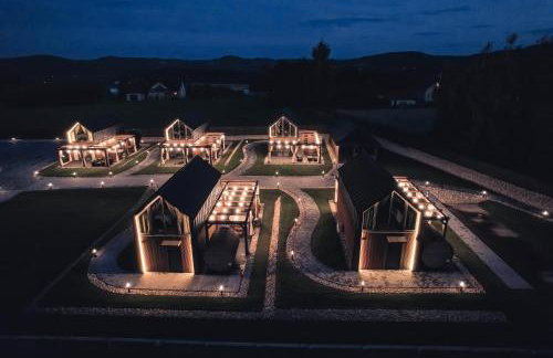 VILLAGE RESORT Sauna & Jacuzzi & Netflix - Photo 1