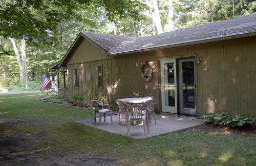 Lake Access! Twin Birch Resort - The Brown Bear - Foto 12