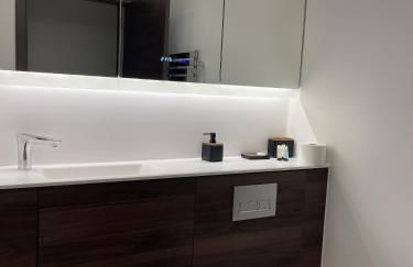 The Crimsons, with free parking, Harlow - Foto 2