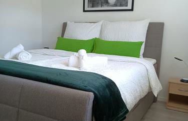 D-Quadrat FeWo "Doni" für Familien, Geschäftsreisende und Urlauber, mit 3 Zimmern, Tageslichtbad, Südbalkon und Kingsize-Betten, für bis max 6 Erwachsene und 2 Kleinkinder - Foto 20