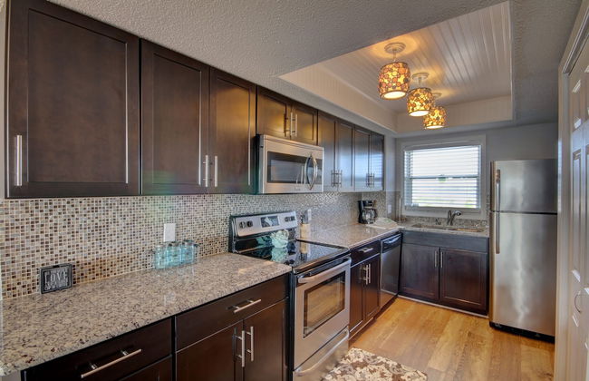 243 El Matador 2 Bedroom Condo by RedAwning - Photo 6