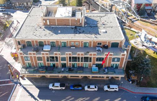 Ski in Ski out Main Street Balcony Hot Tub - Photo 35