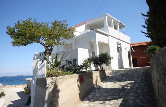 Apartment Located Directly on the Sea, With sea Views and Stunning Views - Photo 13