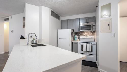 Downtown Honolulu Skyview - 1Bed&Den- Free Parking - Foto 2