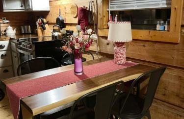 Romantic Log Cabin with Hot Tub near Cherokee National Forest, Tennessee - Foto 25