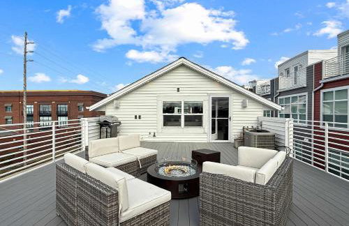 Family Fun Near Cedar Point - Rooftop Lake Views - Photo 28