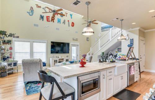 2 Blocks to Shore Crystal Beach House with Yard! - Foto 8