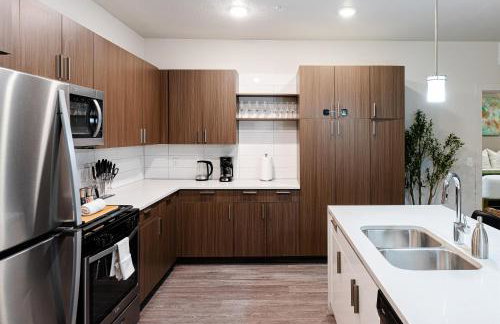 Convention Ctr Bespoke Beauty - 2BD Pool,Gym,Hot tub,Pkg - Foto 19