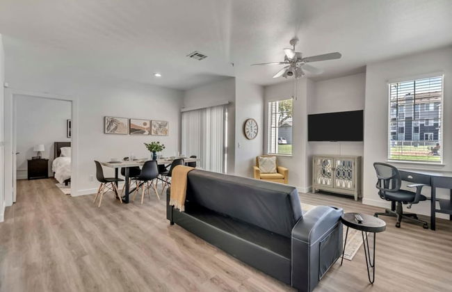 1st Fl King Beds Pool Garage - Near AFB - Foto 4