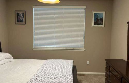 Stylish 4-Bed House - Spruce - Parking - Garden - Wi-Fi - Foto 21