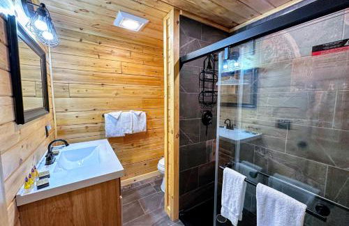 31R Brand new log home on quiet side street in Bethlehem, close to Main Street! 20 min to skiing - Foto 64