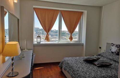 Suite Lambruschini central with top city view - Free covered parking - Foto 30