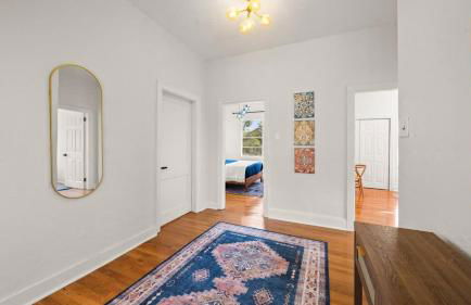 Modern Moroccan Villa w/ Firepit, BBQ + Game Room! - Foto 29