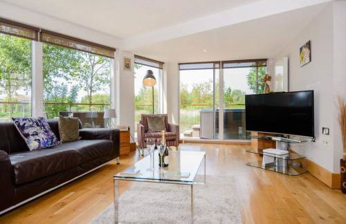 Osprey Lodge CW64 HOT TUB Lakeside Spa Property - Foto 10