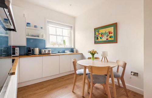 Nordic Regency Apartment - Photo 8